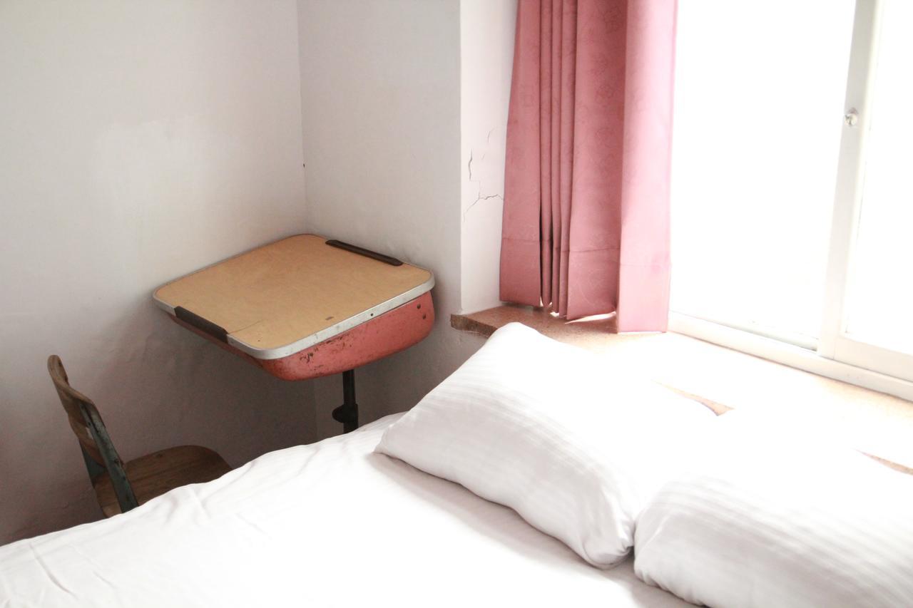 Tainan Macarthur Homestay Buitenkant foto